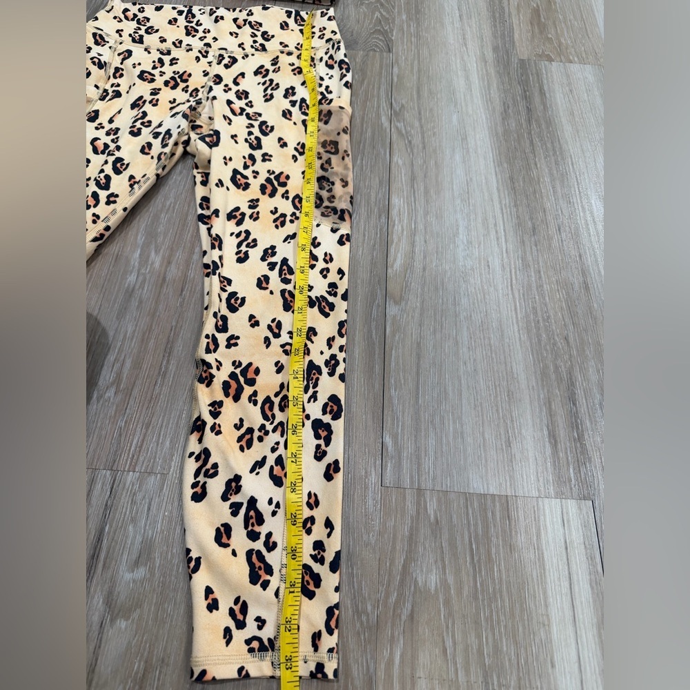 Fabletics Size M Two Piece Leopard Print Set - Picture 10 of 11